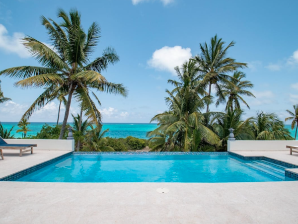 Luxurious Beachfront Four Bedroom Rental in Eleuthera